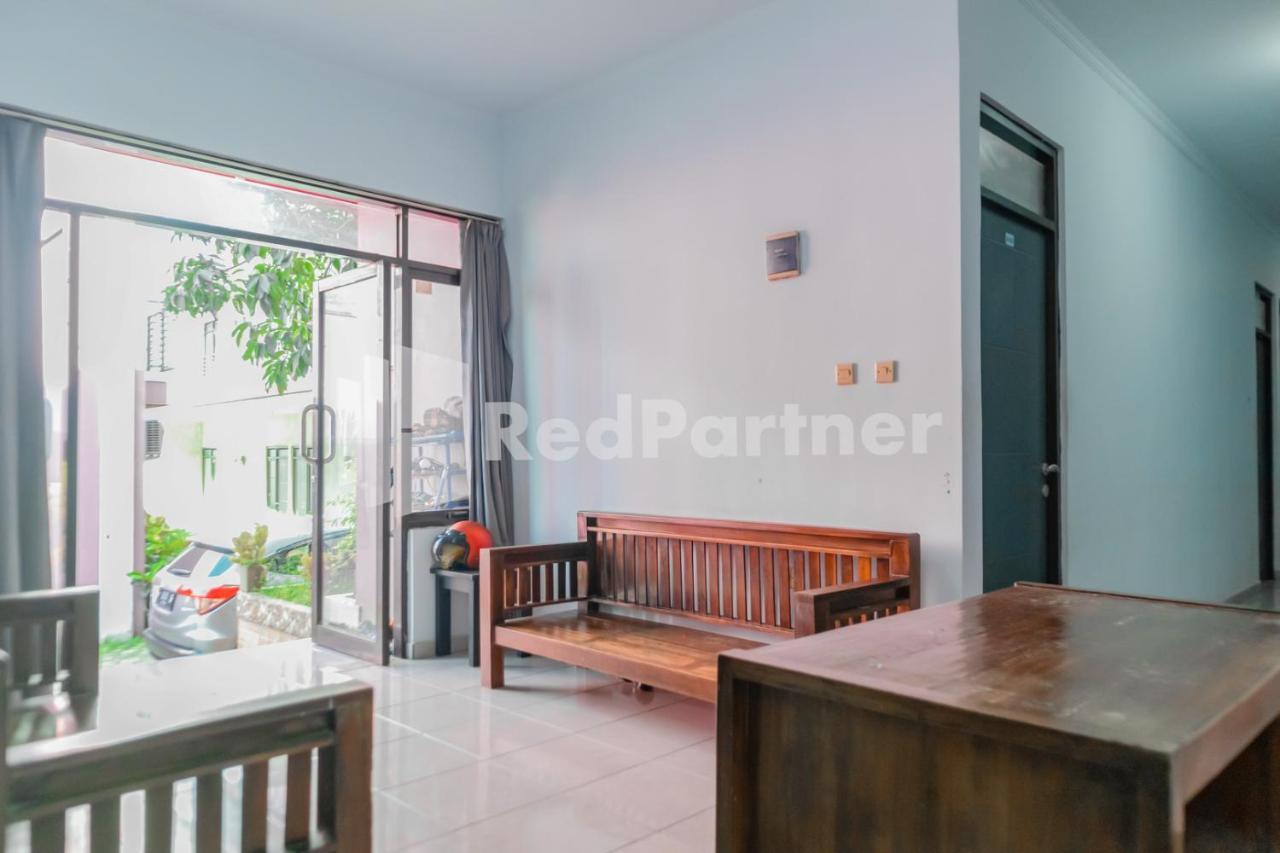 Oyo 2770 Zleepy Wisma Khazri Bogor Dış mekan fotoğraf