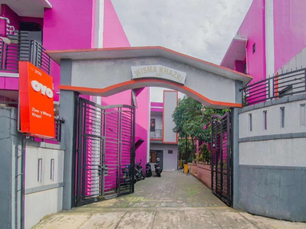 Oyo 2770 Zleepy Wisma Khazri Bogor Dış mekan fotoğraf